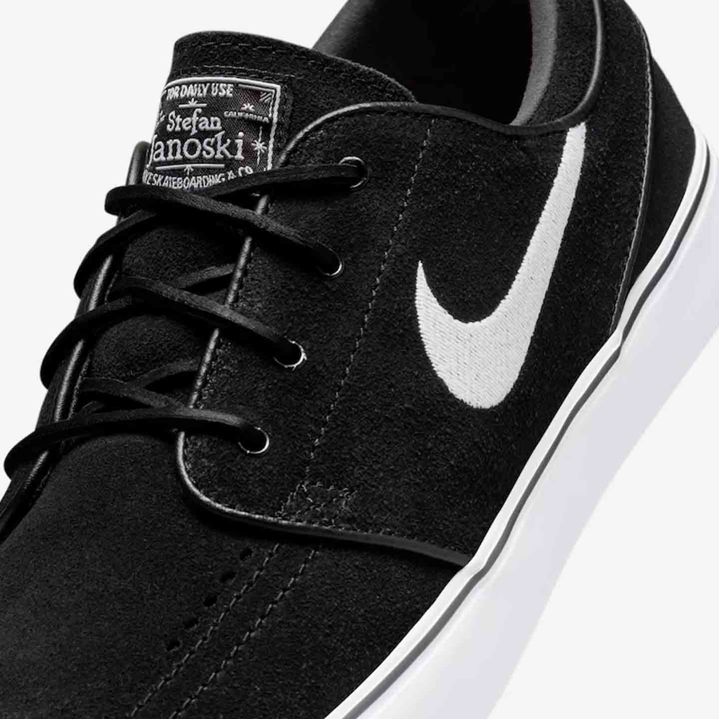Tênis Nike SB Zoom Janoski OG+ Preto e Branco