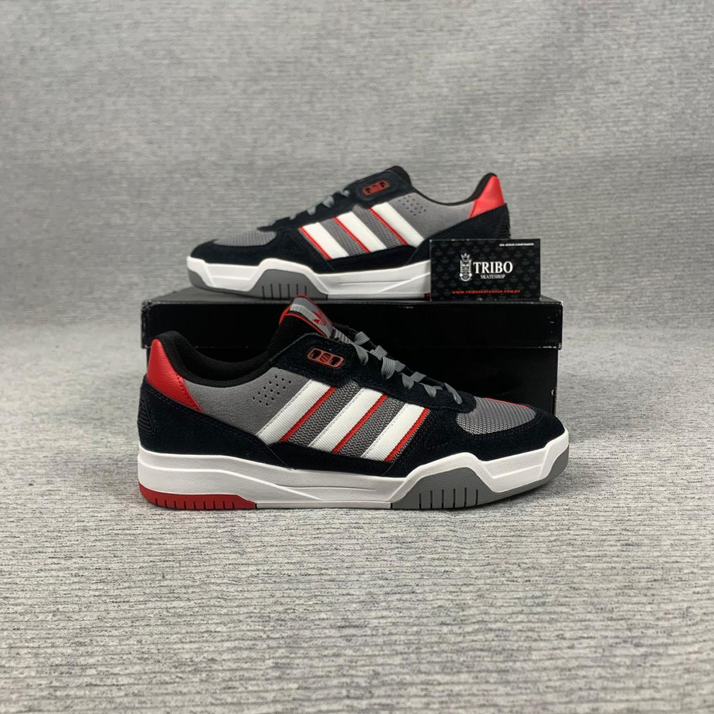 TÊNIS ADIDAS TEKKIRA CUP PRETO/VERMELHO